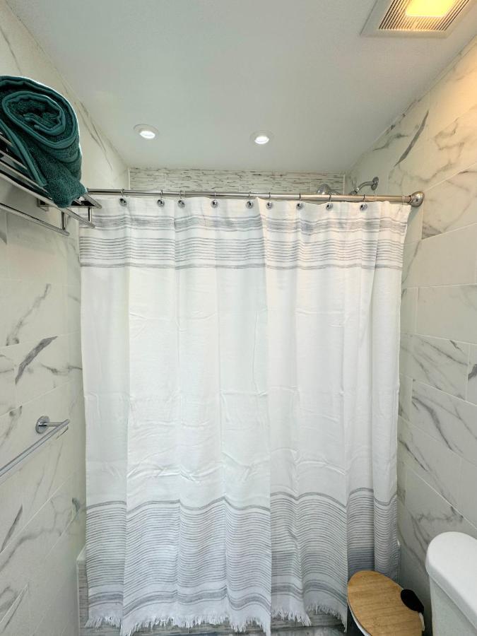 The Waltham Private Room & Bathroom John F Kennedy Jfk Lga Airport Manhattan Penn Station Bullet-Train 15 Min New York Luaran gambar